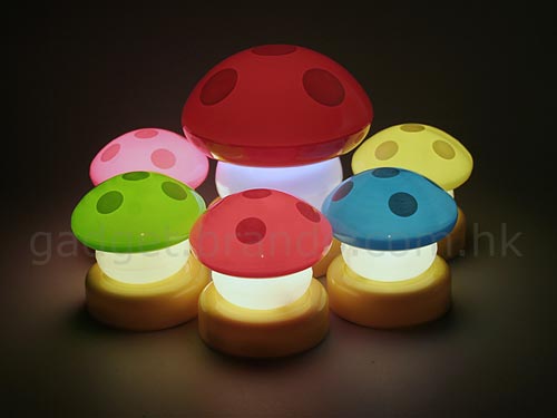 Geeky Gadgets - Mini Mario Inspired Mushroom Lamps