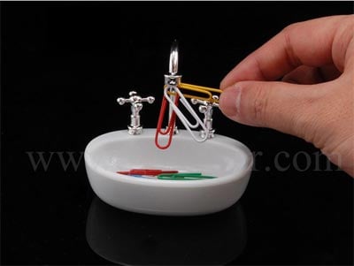 Fun Stuff – The Lavabo Clipbox – The Bath shaped paperclip holder