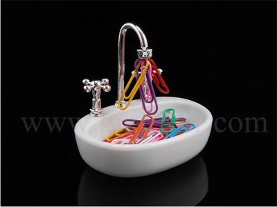 Fun Stuff - The Lavabo Clipbox - The Bath shaped paperclip holder