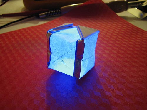 Geeky Mods - The LED Origami Cube Lamp