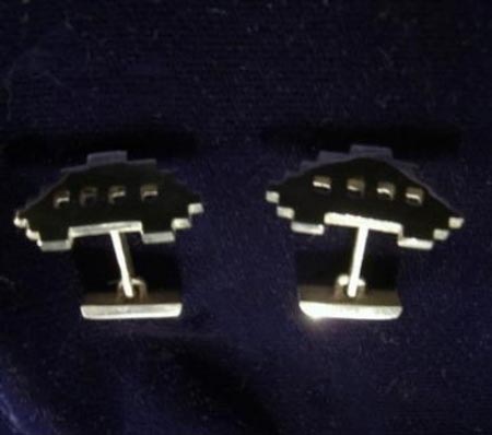 space_invader_cufflinks2 space invader cufflinks