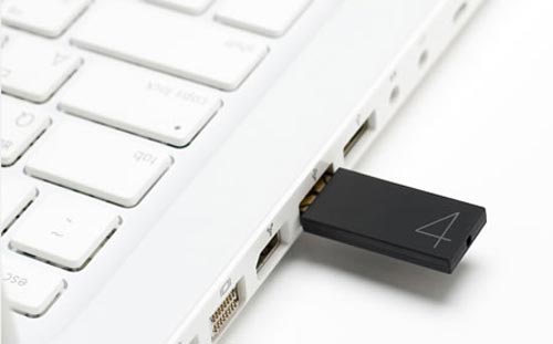 iRiver domino USB flash drive