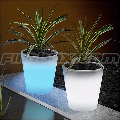 solar powered plant pot