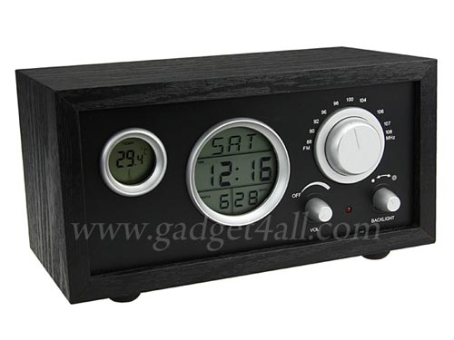 wooden_clock1 woodne radio clock