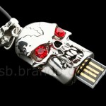 USB Skeleton Necklace Flash Drive