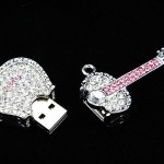 Jewel Guitar Necklace USB Flash Drive