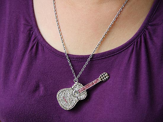 jewel-guitare-usb-drive_2 Jewel Guitar Necklace USB Flash Drive