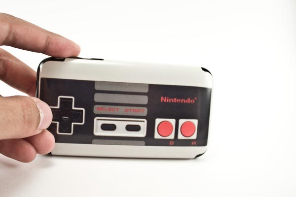 nes-controller-iphone-skin_3 NES Controller iPhone Skin