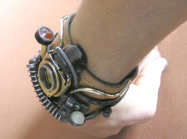 steam-punk-wrist-watch-2