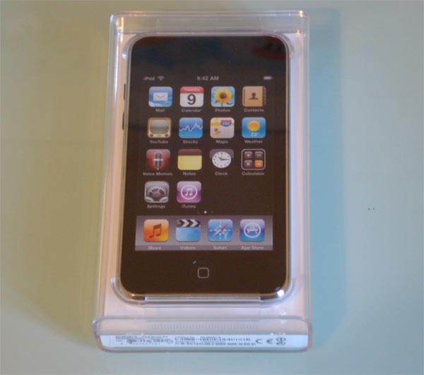 8gb-ipod-touch geeky gadgets christmas giveaway