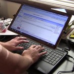 Ben Heck Adjustable In-Flight Laptop Screen Hack (video)