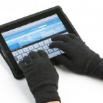 Agloves Let You Keep Toasty Fingers and Work Your iPad