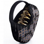 DIFFUS Solar-Panel Handbag Can Charge Gadgets