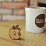 Miniscule Apple Logo Shaped iPhone Speaker Is Impressive