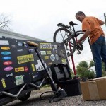 Bicycle Mechanic Goes Around With His DIY Mobile Shop (Video)