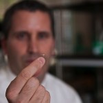 New Contact Lens Developed To Deliver Eye Medication In Controlled Doses (video)