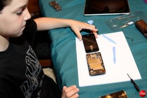 10 Year Old Fixes iPhone Screen For $22