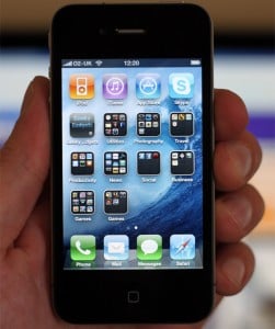 Are You Having iPhone 4 Reception Issues?