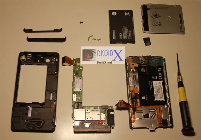 Motorola Droid X Gets Taken Apart
