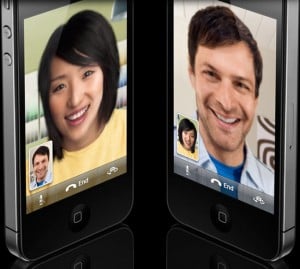 iPhone 4 FaceTime From An Airplane (Video)