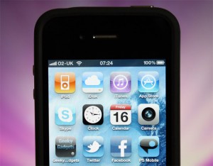 Will Apple's iPhone 4 Annoucement Keep iPhone 4 Users Happy?