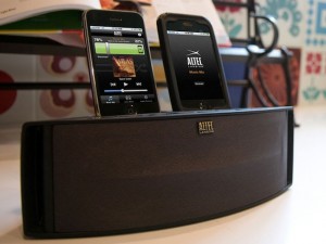 Altec Lansing Octiv Duo Dual iPhone And iPod Dock