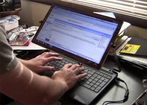 Ben Heck Adjustable In-Flight Laptop Screen