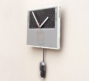 Recycled Apple Powerbook Clock