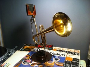 Trumpet Analog iPhone Speaker
