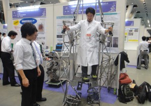 Human Powered Bipedal Walking Robot