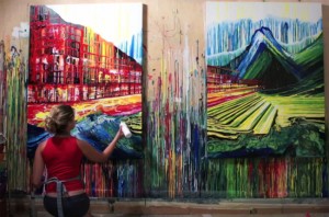 Brushless Artist Creates Amazing Paintings In Time Lapse Video