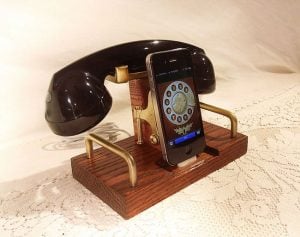 Retro iPhone Dock