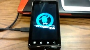 Droid Bionic Dual Booting With CyanongenMod 7 (Video)
