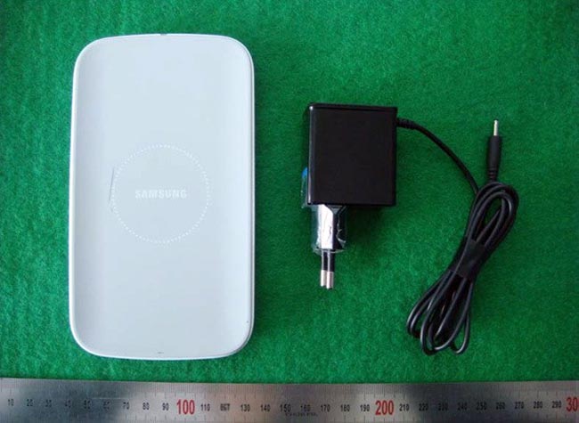 Samsung Galaxy S4 wireless charger
