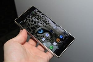 Pantech Vega Iron 2