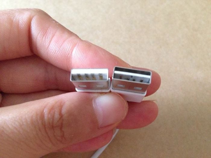 Reversible USB