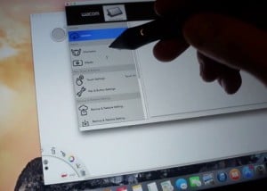 Wacom Cintiq Hacked To Run OS X Yosemite (video)