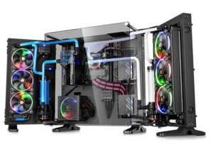 Massive Thermaltake Core P7 TG Chassis