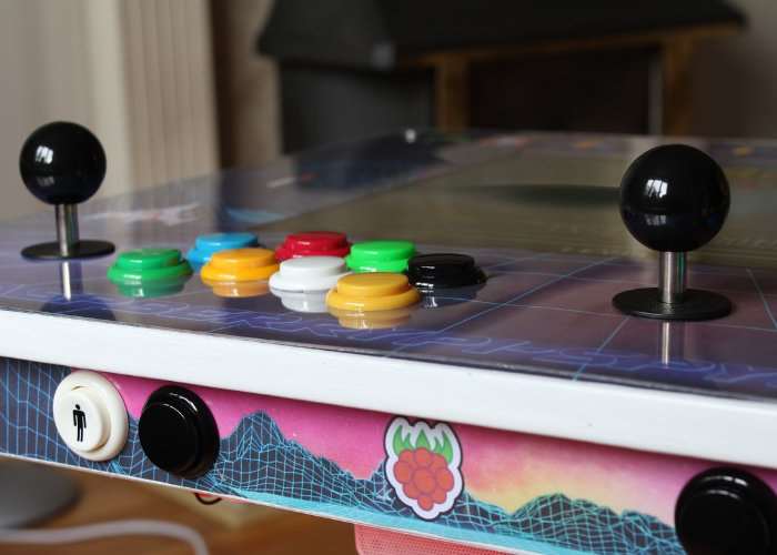 Raspberry Pi RetroPie IKEA Arcade Table