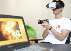 CLOVR Lets You Play Any Game In Virtual Reality