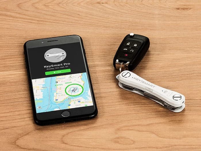 KeySmart Pro With Tile Smart Location