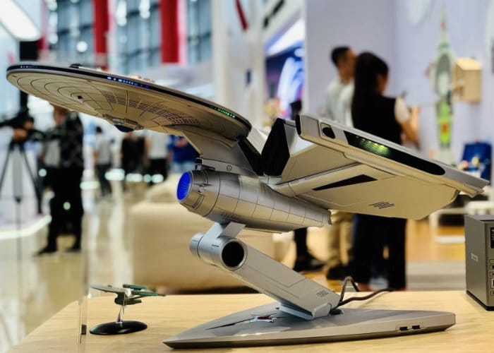 Star Trek-inspired Titanium Enterprise PC