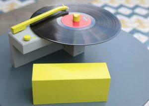 DUO turntable with detachable Bluetooth speaker