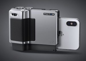 Pictar Pro transforms your smartphone into a DSLR