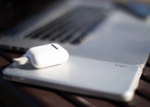 Lugo fast charging wireless battery pack and eternal storage