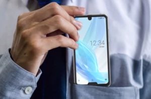 Sharp Aquos R2 Compact