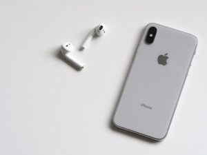 Qualcomm Apple