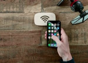 WiFi Porter lets visitors connect to your wireless network without a password