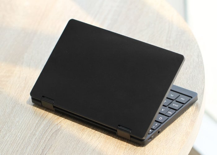 One Mix 3 mini laptop