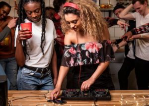 Pioneer DDJ-200 smartphone DJ controller